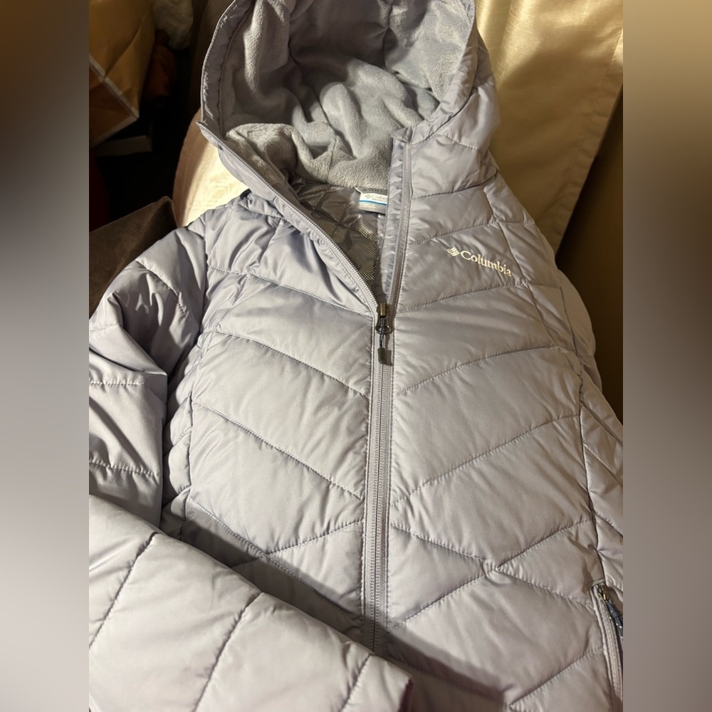Columbia Women's Light Gray Ski Jacket - Picture 11 of 14